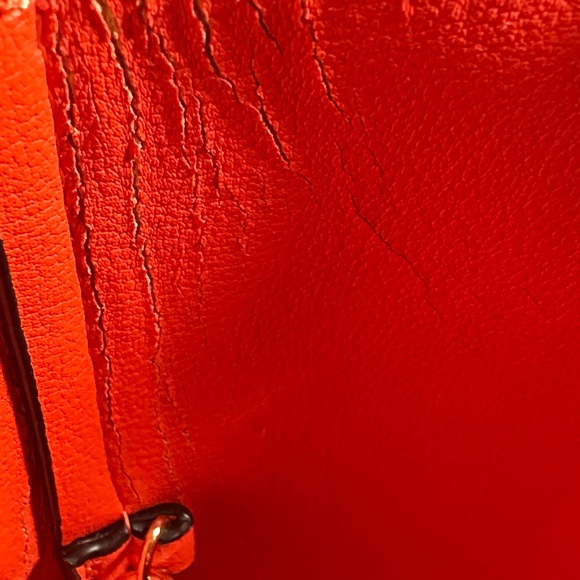 De Vesi Red Croc-Embossed Vegan Leather Large Tote Bag and wallet - Picture 10 of 16